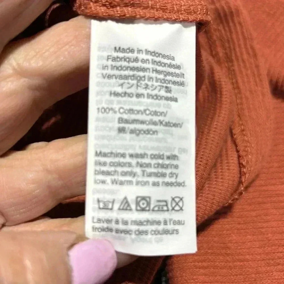 Madewell Texture & Thread V-neck, tie knot waist, textured long sleeve top - Picture 10 of 10